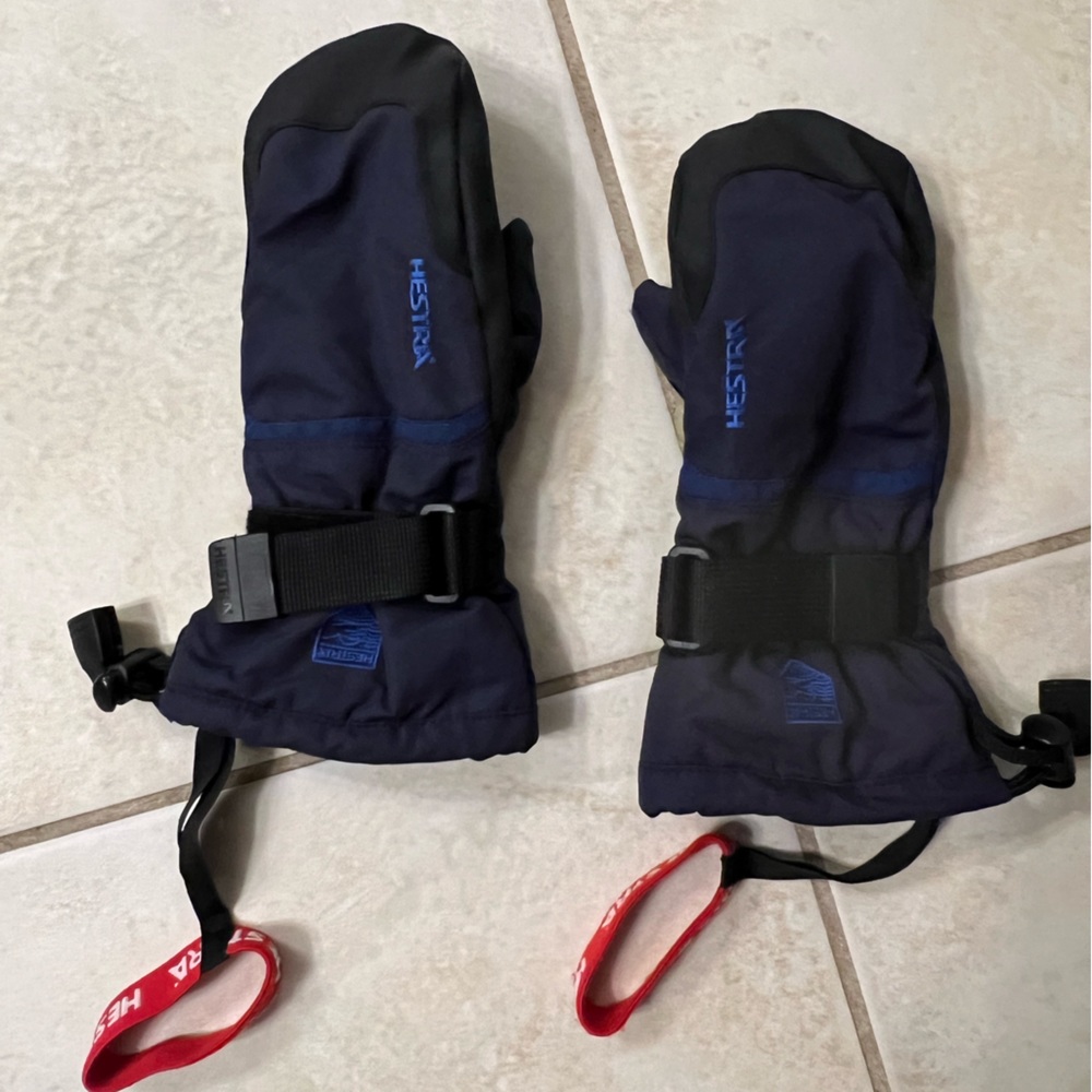 Hestra teen snow mittens like new